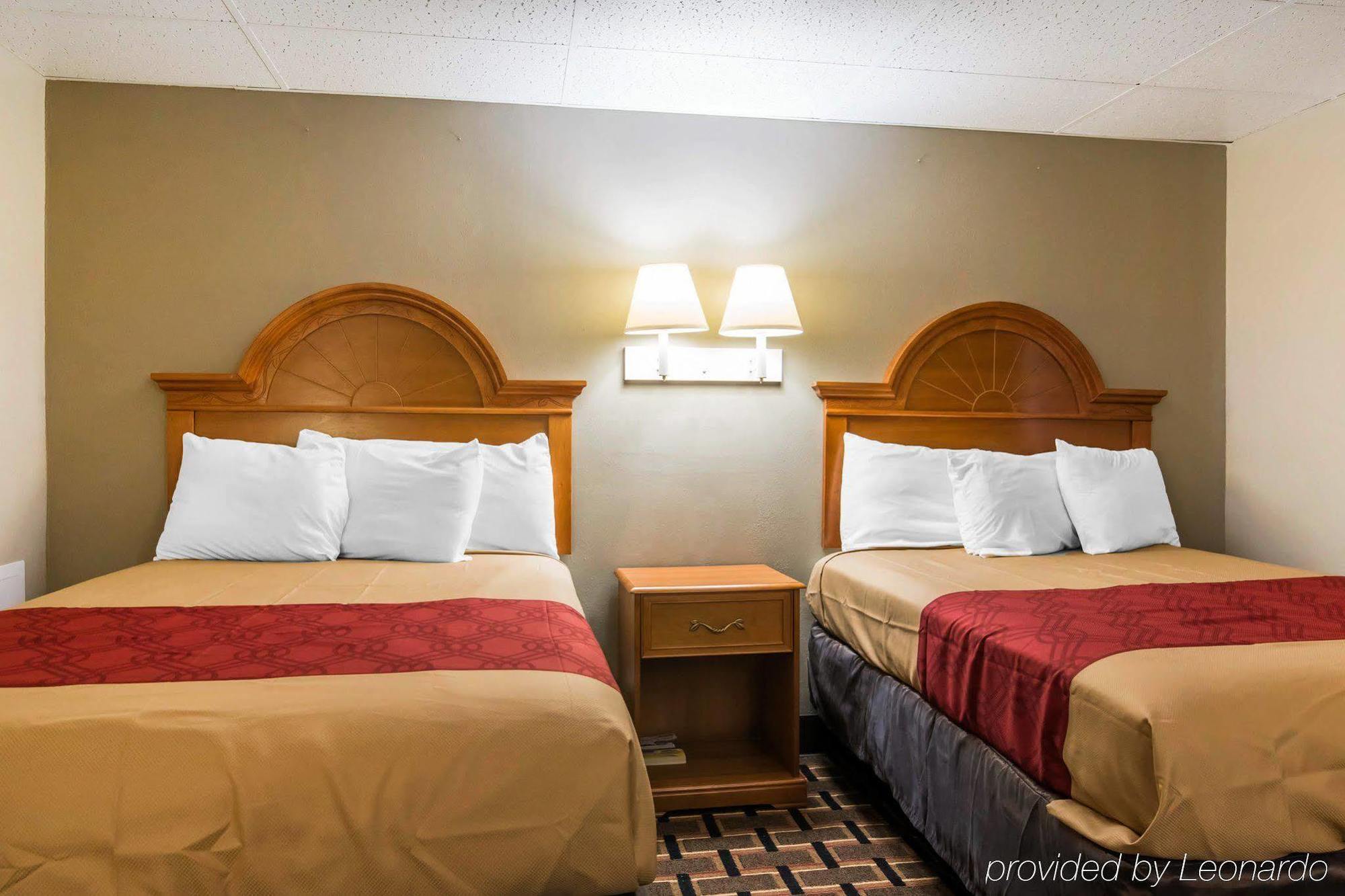 Econo Lodge New Paltz Exterior photo