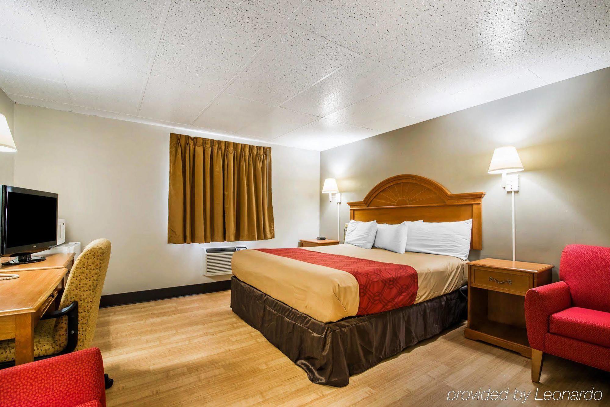 Econo Lodge New Paltz Exterior photo