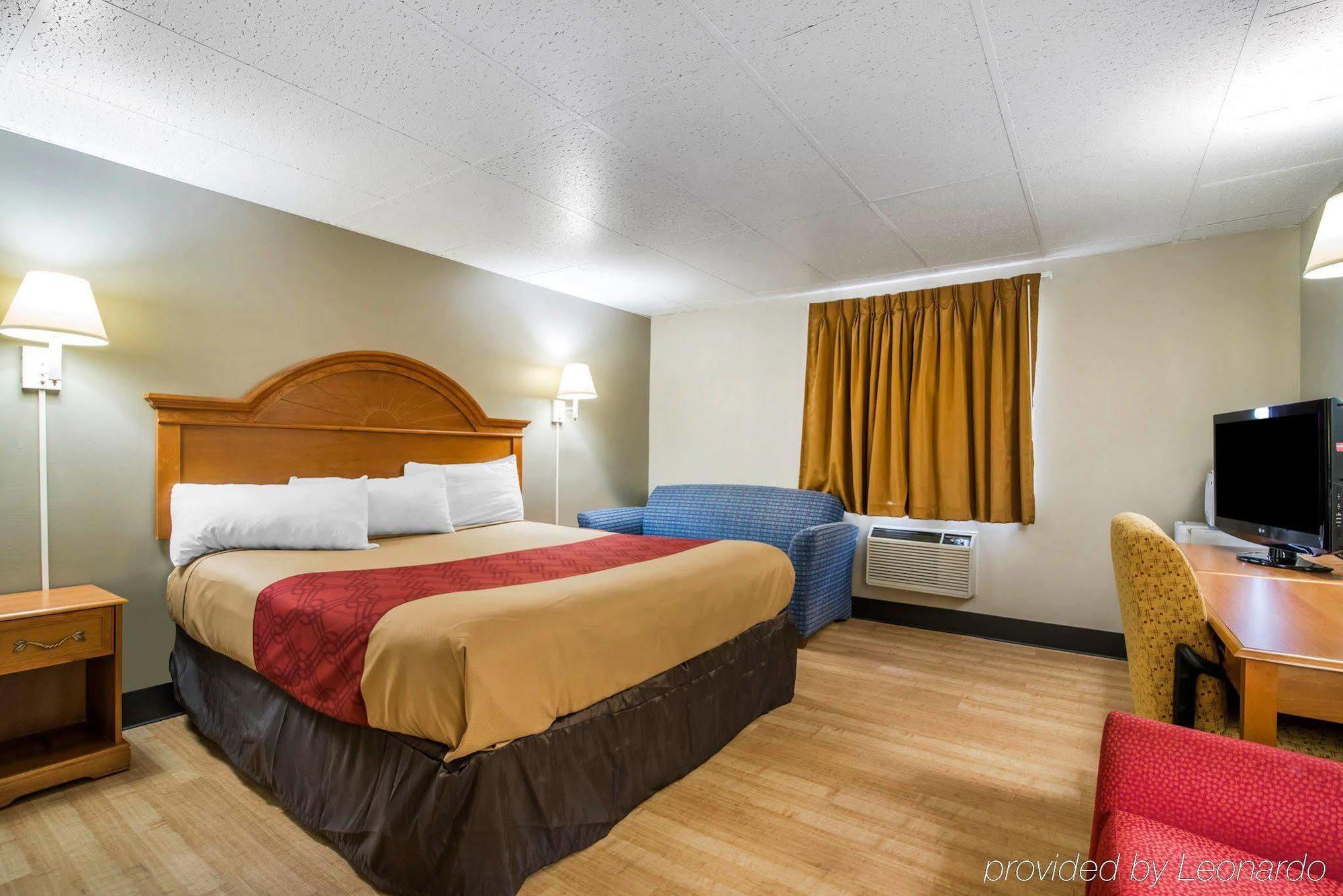 Econo Lodge New Paltz Exterior photo