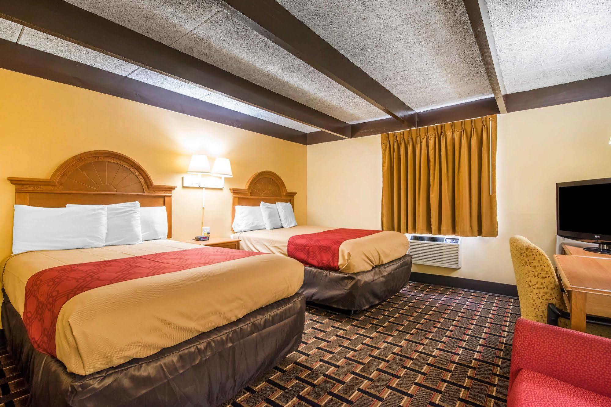 Econo Lodge New Paltz Exterior photo