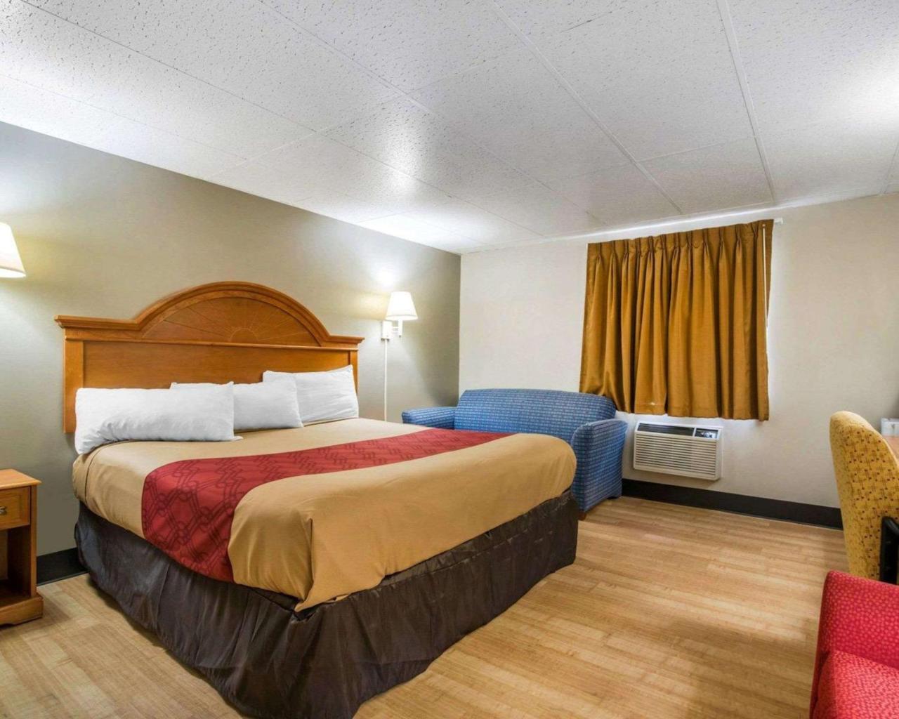 Econo Lodge New Paltz Exterior photo